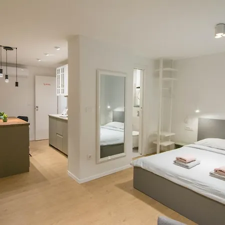 Without Kitchen And Romiru Apartamento