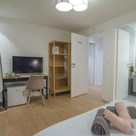 Without Kitchen And Romiru Apartamento Split