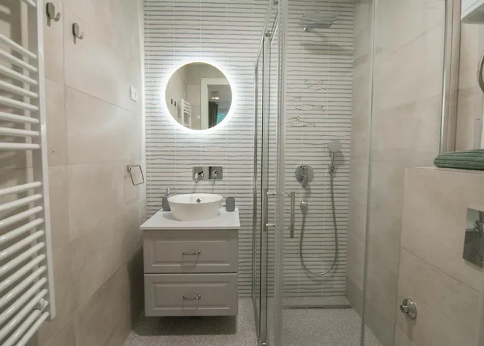 Without Kitchen&studio Romiru Appartement *