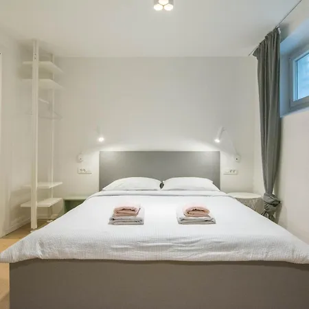 Without Kitchen And Romiru * Split