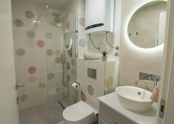 Apartman Without Kitchen And Romiru