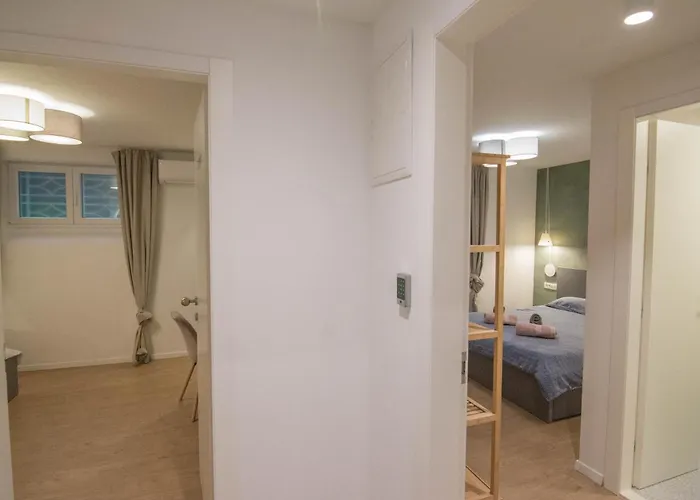 Without Kitchen And Romiru Apartman *