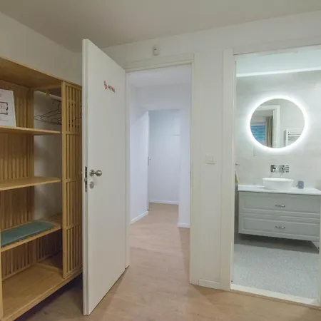 Without Kitchen And Romiru Apartment Split